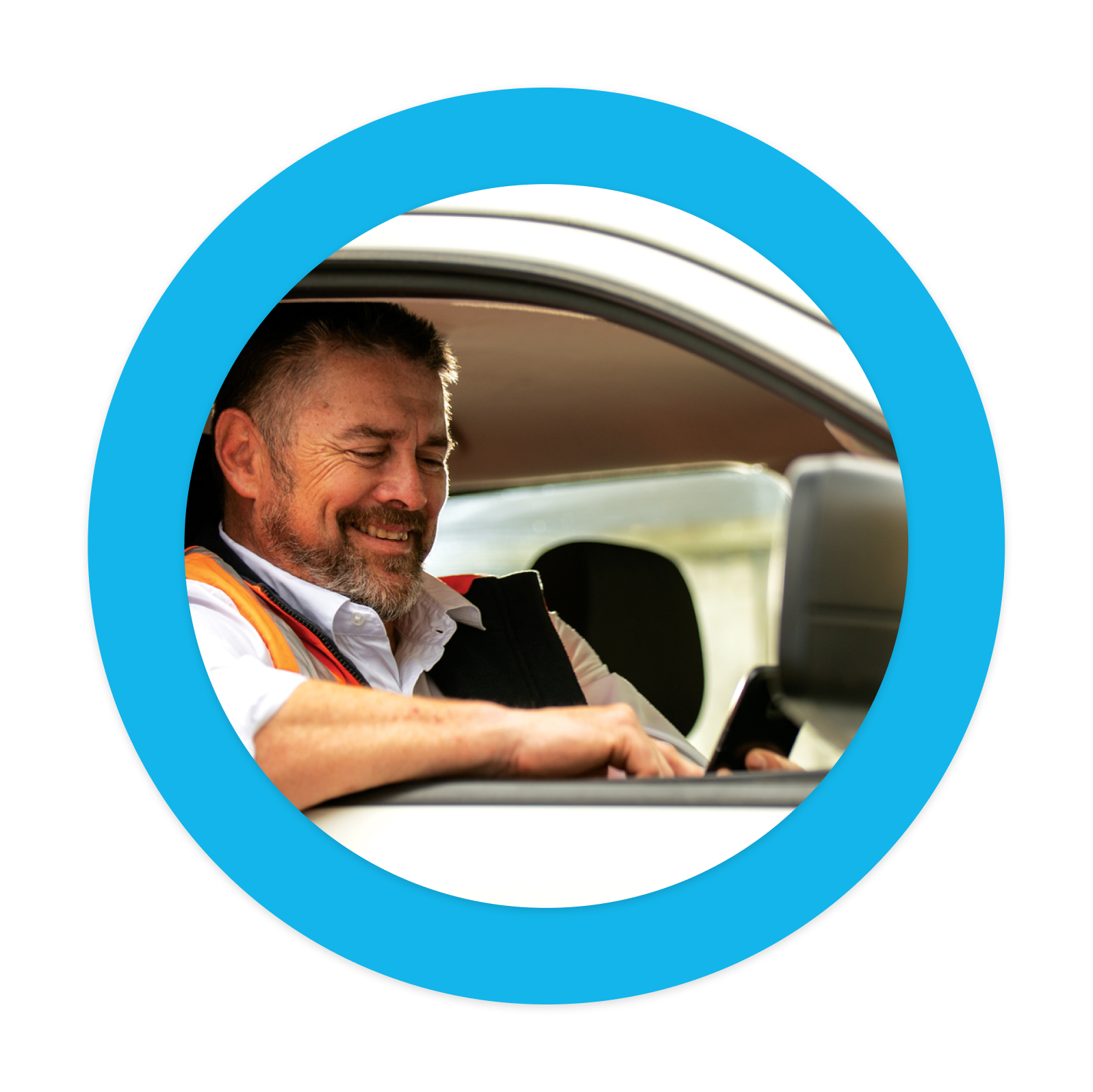 Image of business owner using the Xero accounting app on the go.