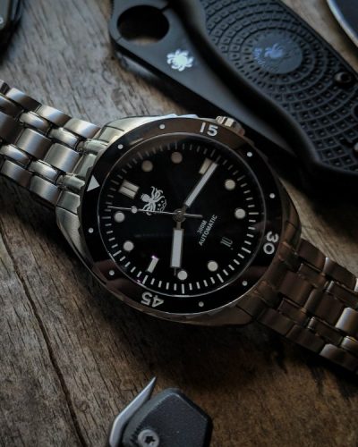 best-dive-watch-on-a-bracelet